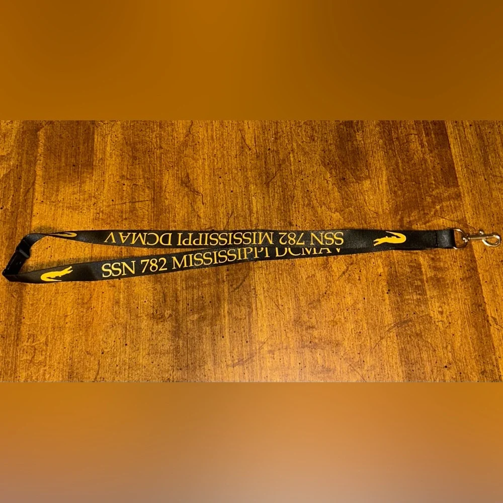 USS MISSISSIPPI SSN-782 DCMAV Black & Gold Key ID Badge Detachable Lanyard NWOT